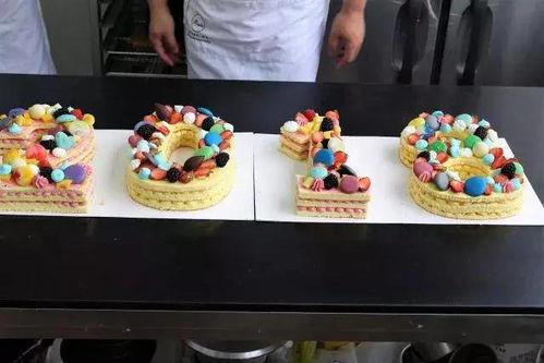 网红蛋糕吃瓜路人视频,视频爆火网络