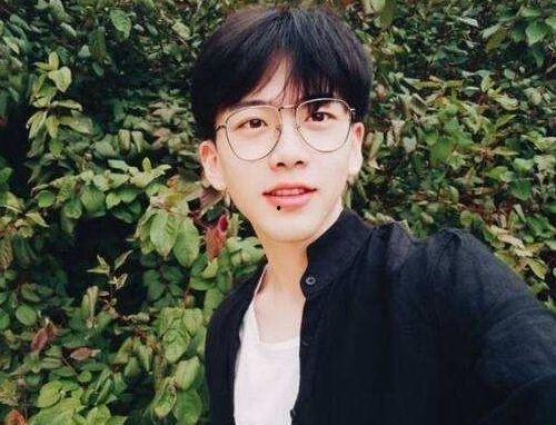 抖音网红男模吃瓜事件,真相与争议交织